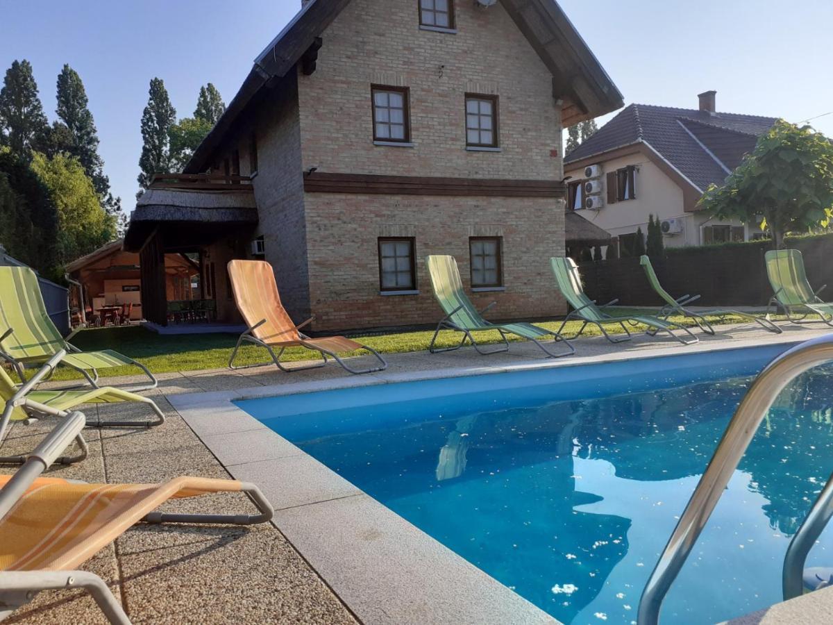Lisztes Apartman Замарді Екстер'єр фото